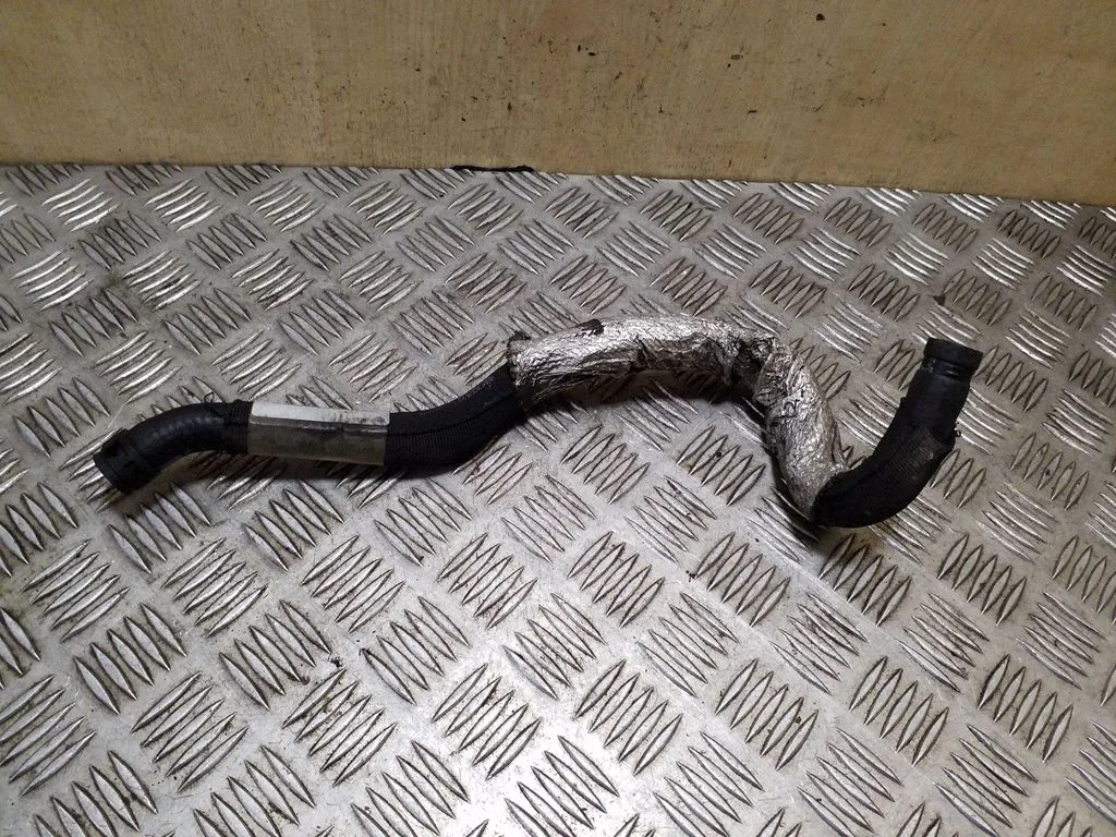 Engine coolant pipe/hose 8R0422887N