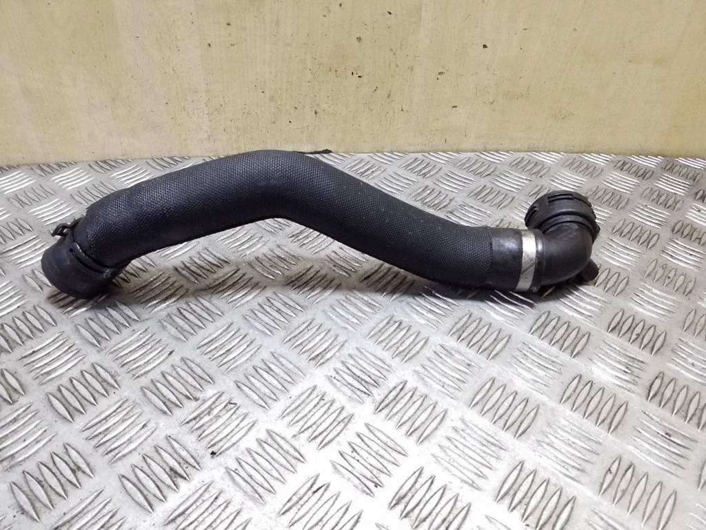 Engine coolant pipe/hose 8R0121055