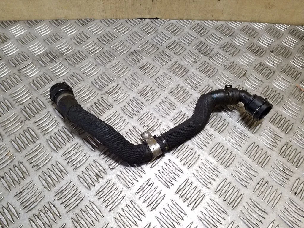 Engine coolant pipe/hose
