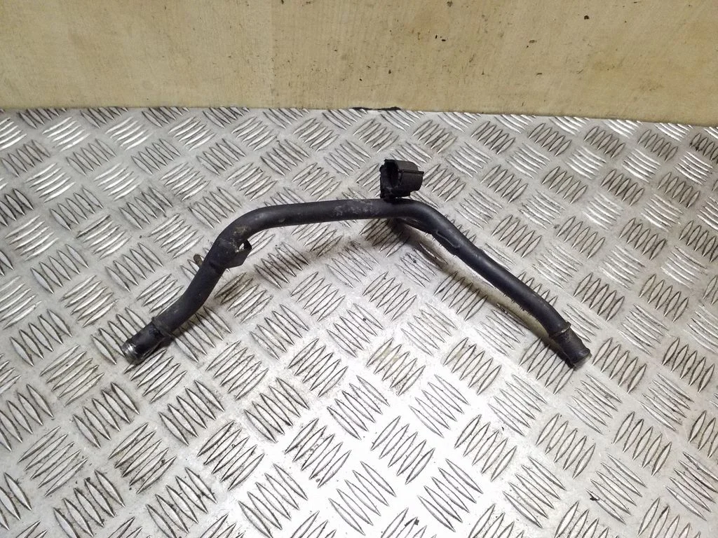 Engine coolant pipe/hose