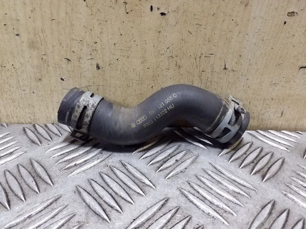 Engine coolant pipe/hose 06F121056C