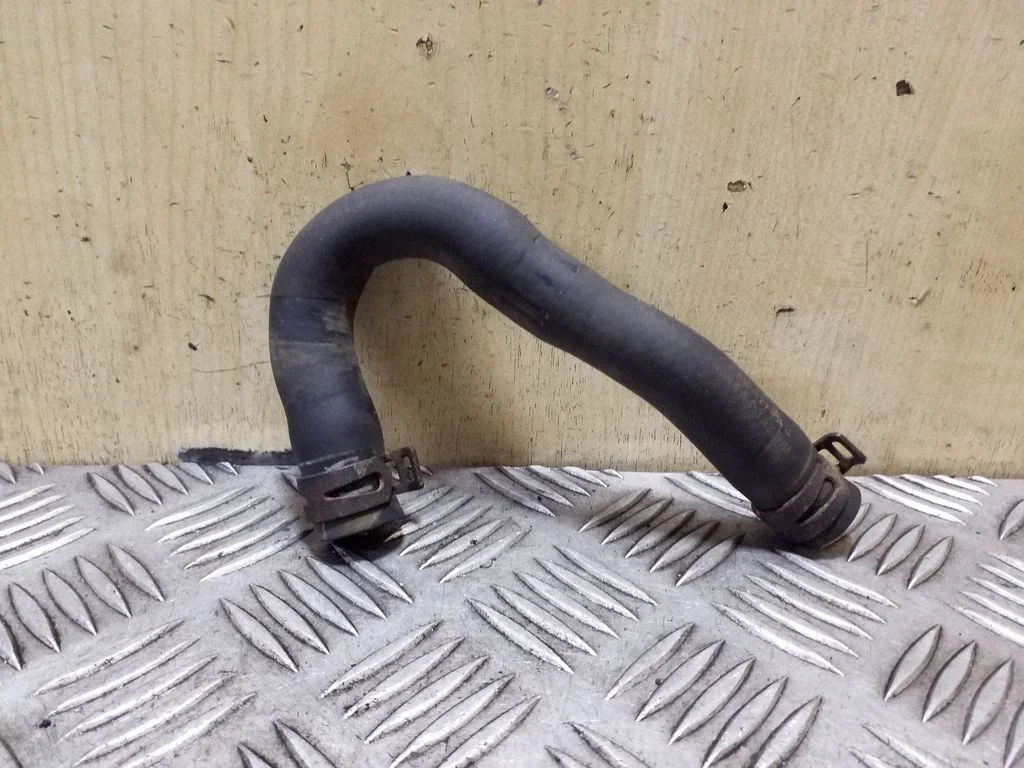 Engine coolant pipe/hose 06F121058D
