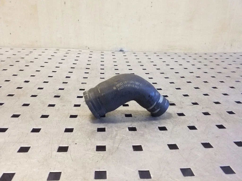 Engine coolant pipe/hose 06F121057C