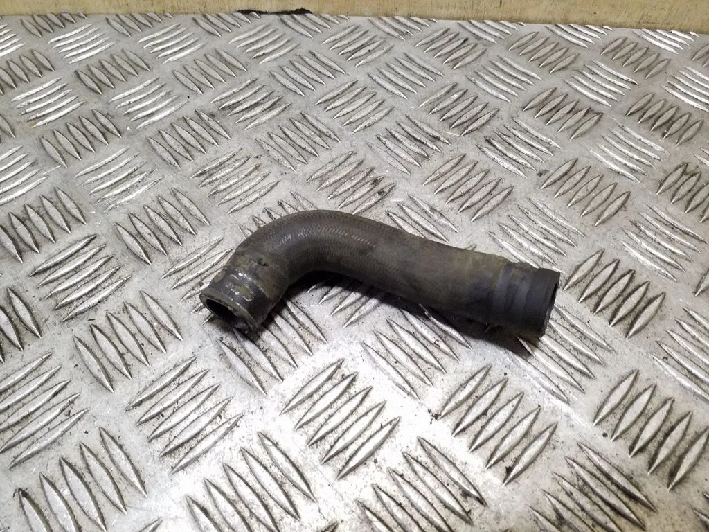 Engine coolant pipe/hose – Renault Trafic II (X83) (2001-2014)