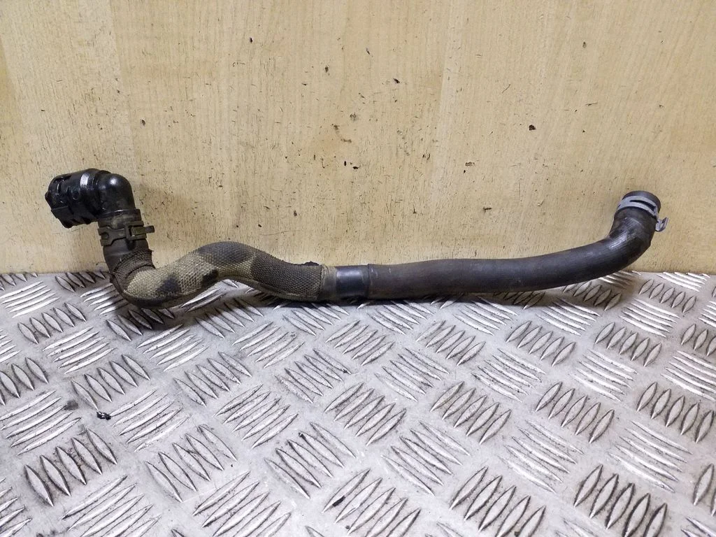 Mootori jahutusvedeliku toru / voolik 6R0122157L