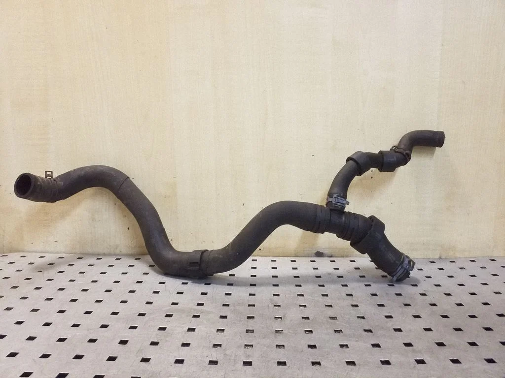 Mootori jahutusvedeliku toru / voolik 6R0122051AB