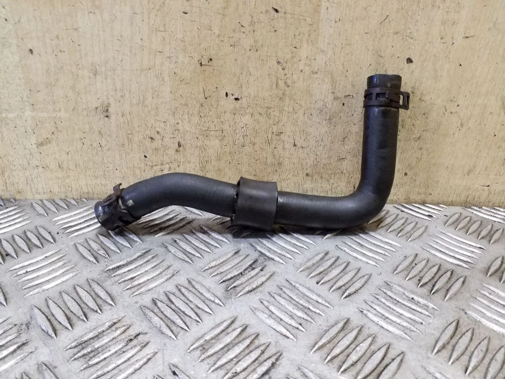 Engine coolant pipe/hose