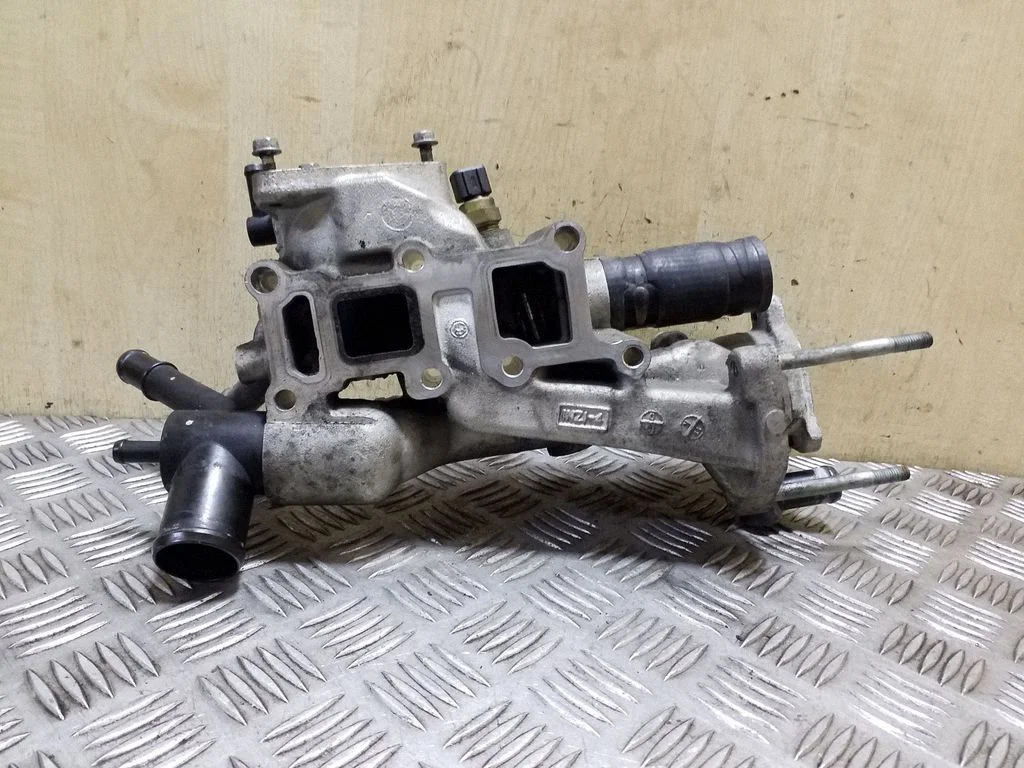 Engine coolant pipe/hose