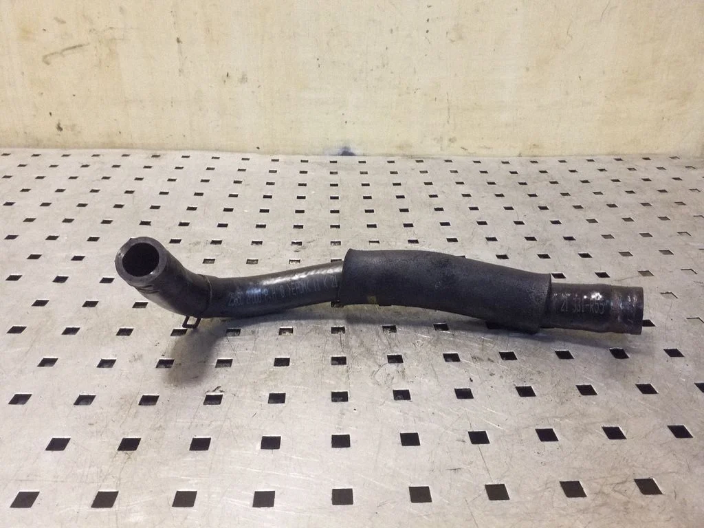 Engine coolant pipe/hose 256502F000