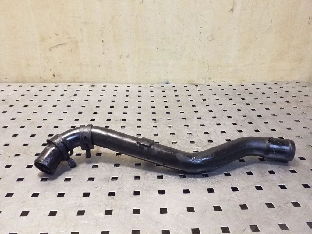 Engine coolant pipe/hose