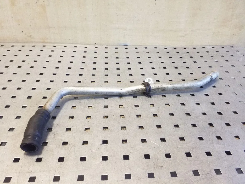 Engine coolant pipe/hose 7L0815371B