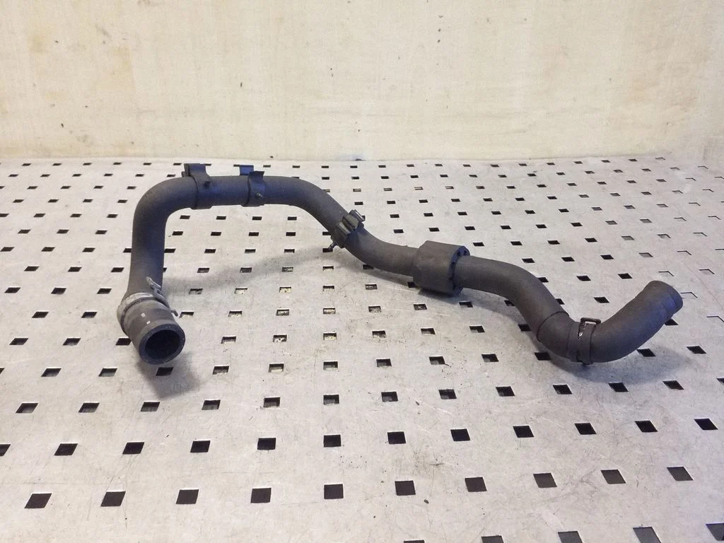 Engine coolant pipe/hose 7L6121058AB