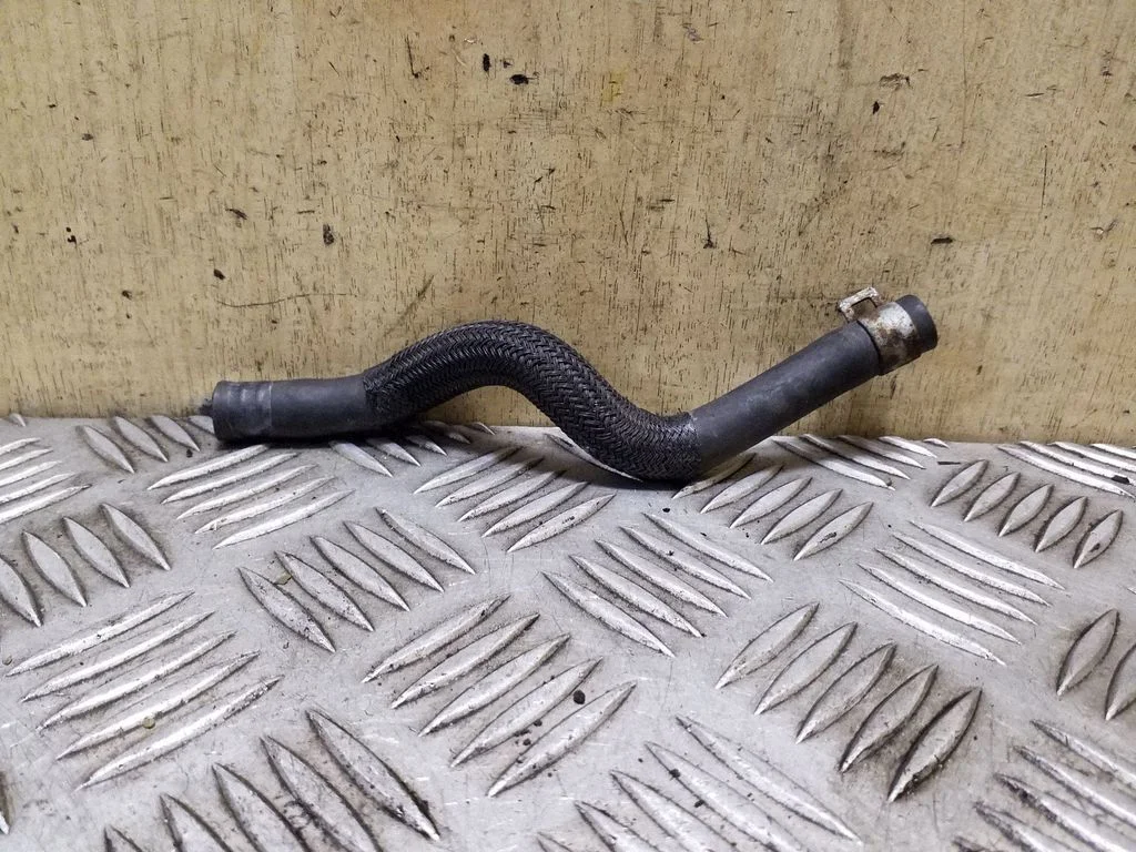 Engine coolant pipe/hose