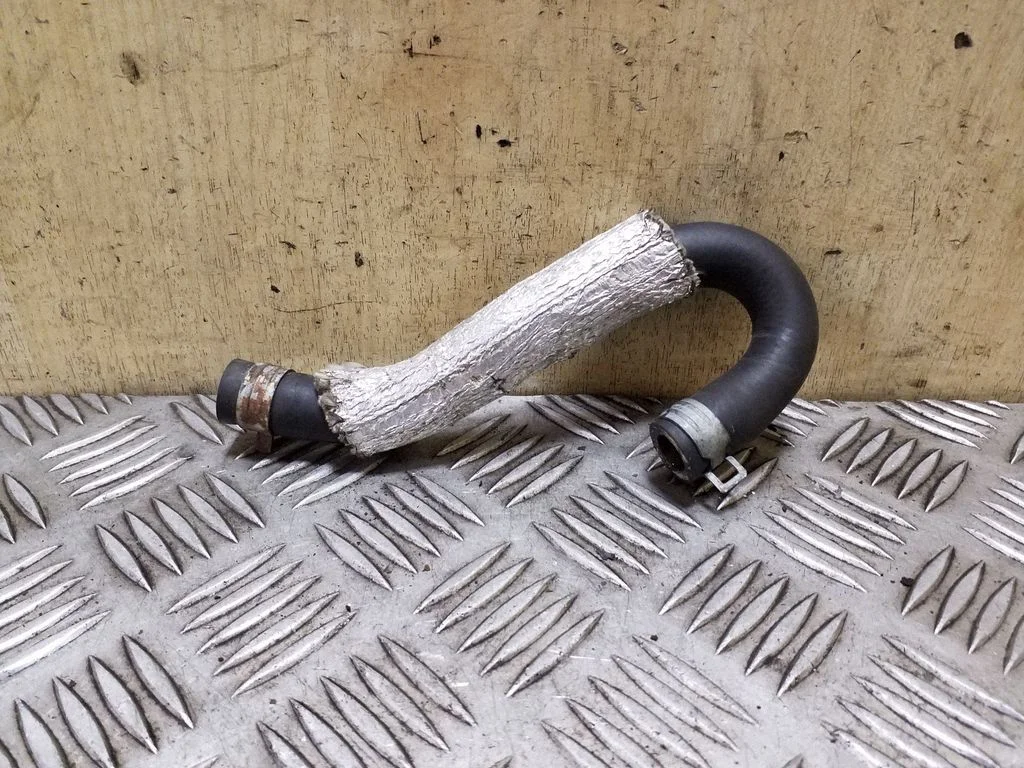 Engine coolant pipe/hose