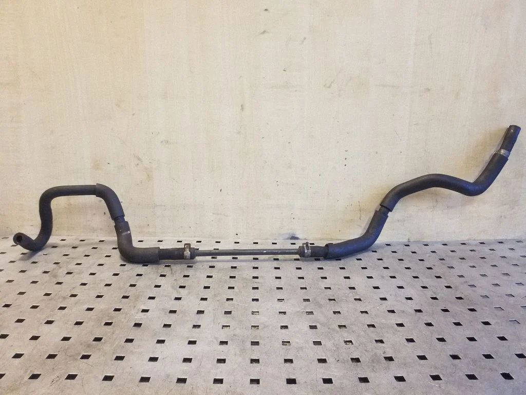 Engine coolant pipe/hose