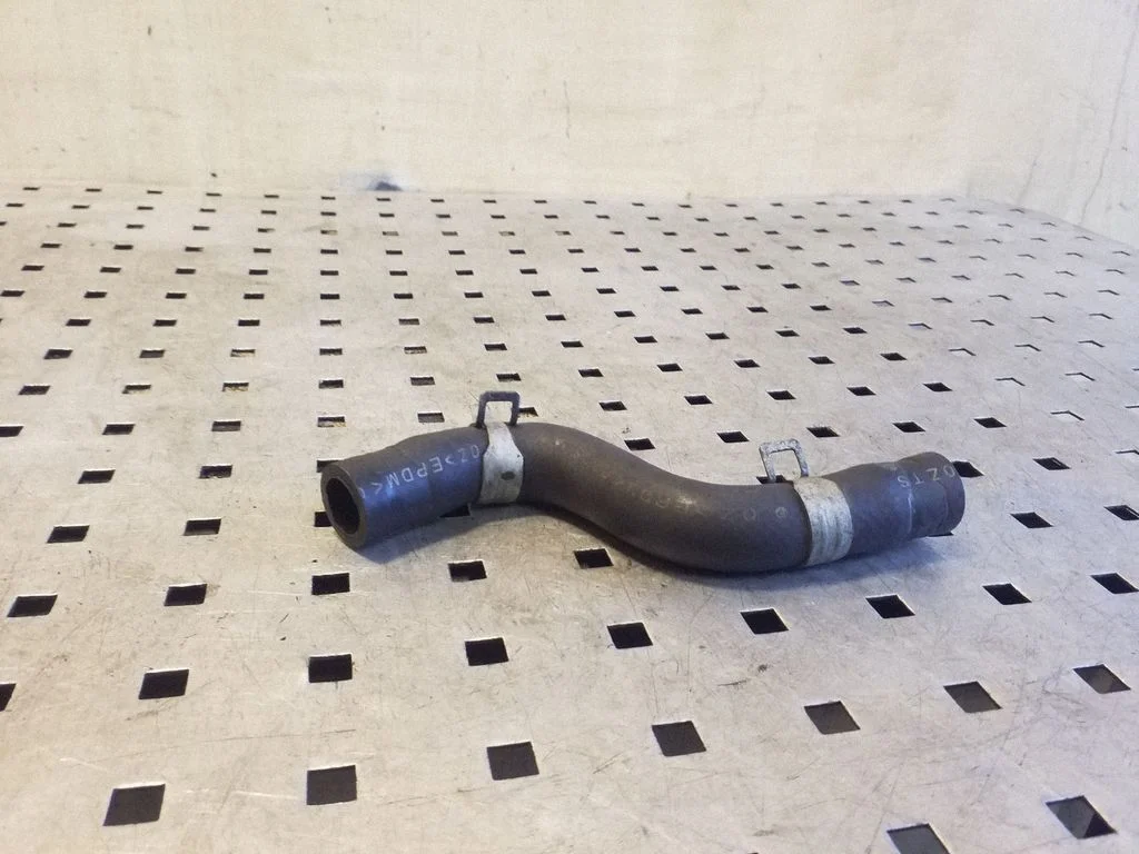 Engine coolant pipe/hose