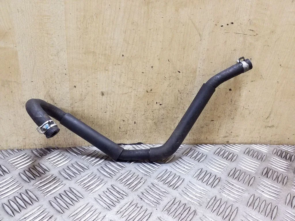 Engine coolant pipe/hose