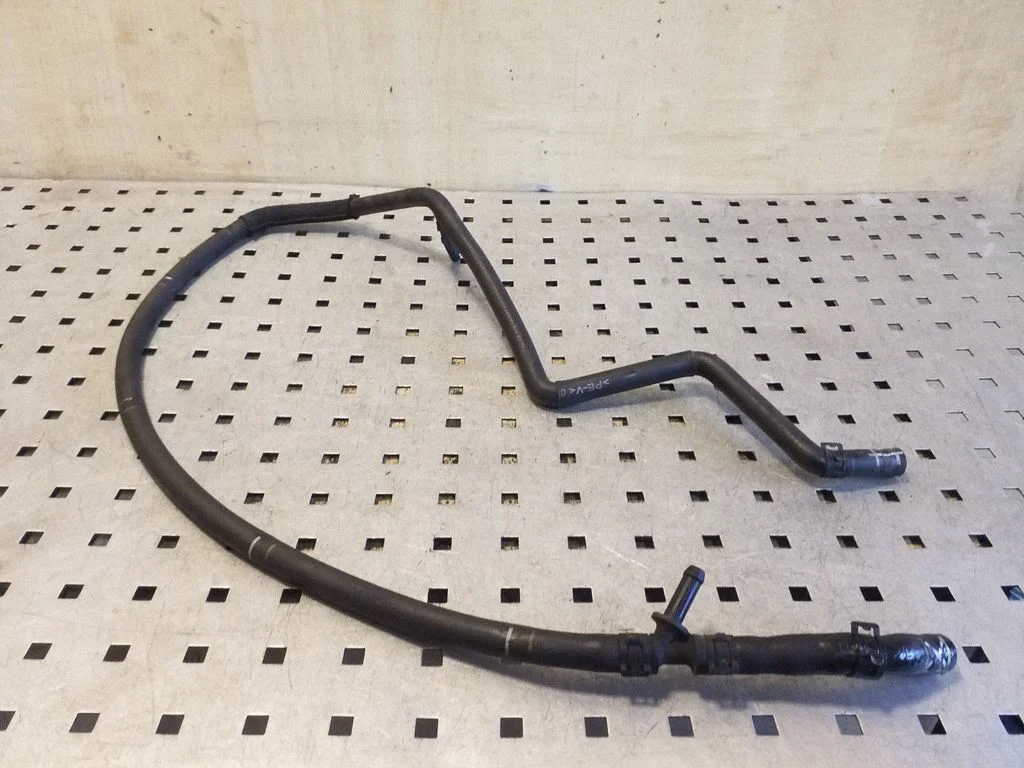 Engine coolant pipe/hose 7L6122447BD