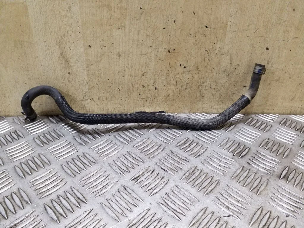 Engine coolant pipe/hose