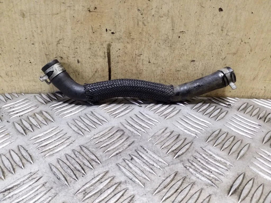 Engine coolant pipe/hose