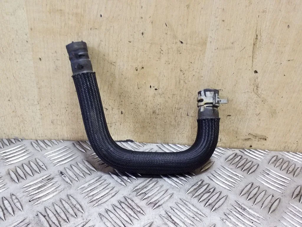 Engine coolant pipe/hose