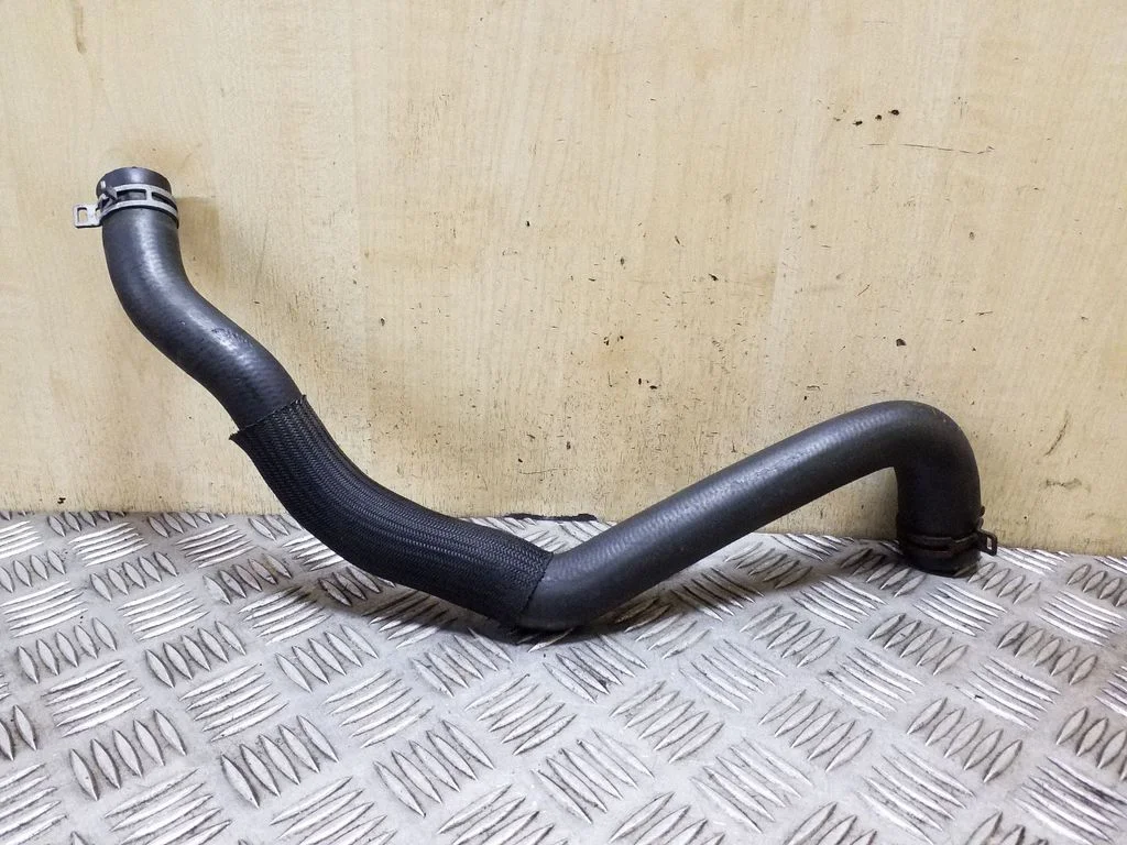 Engine coolant pipe/hose
