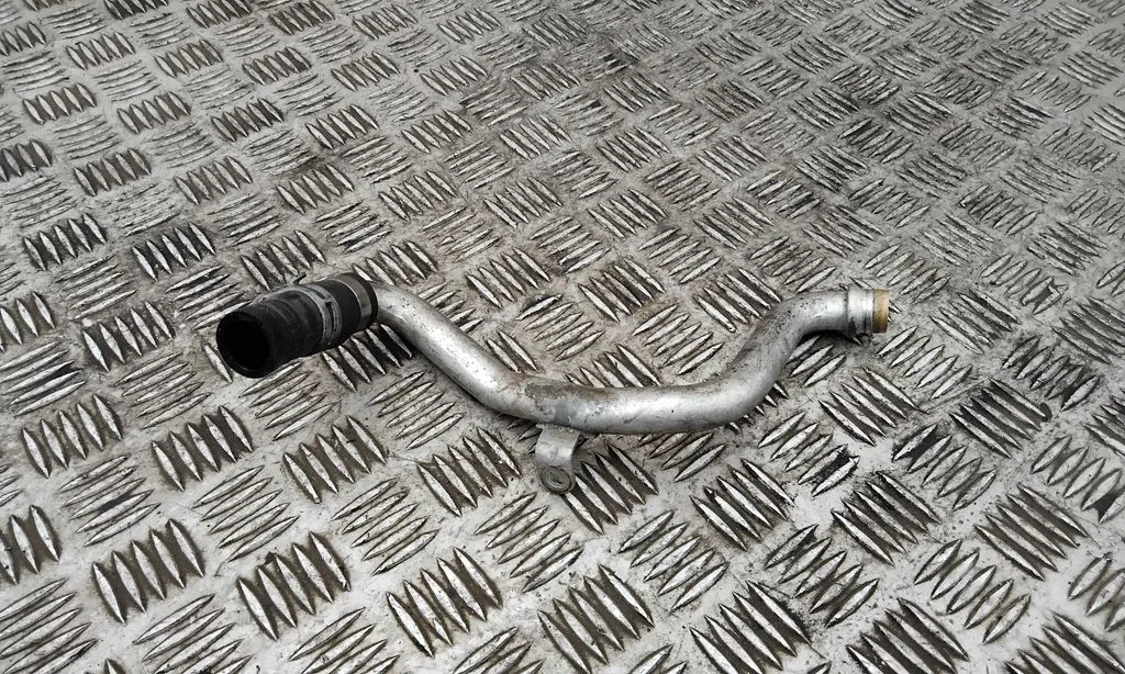 Engine coolant pipe/hose