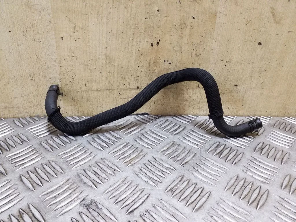 Engine coolant pipe/hose