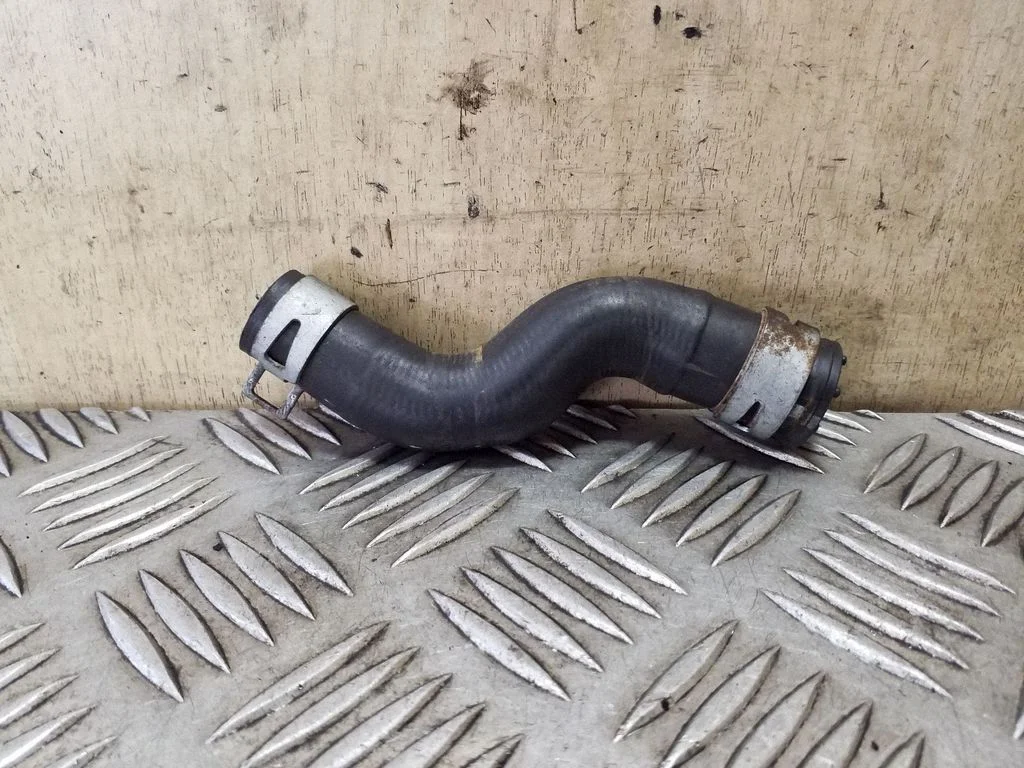 Engine coolant pipe/hose