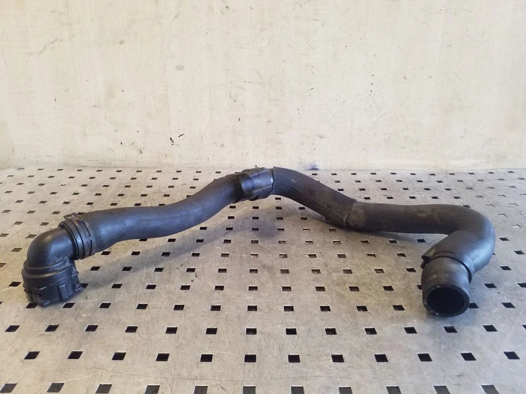 Engine coolant pipe/hose 5N0122291A