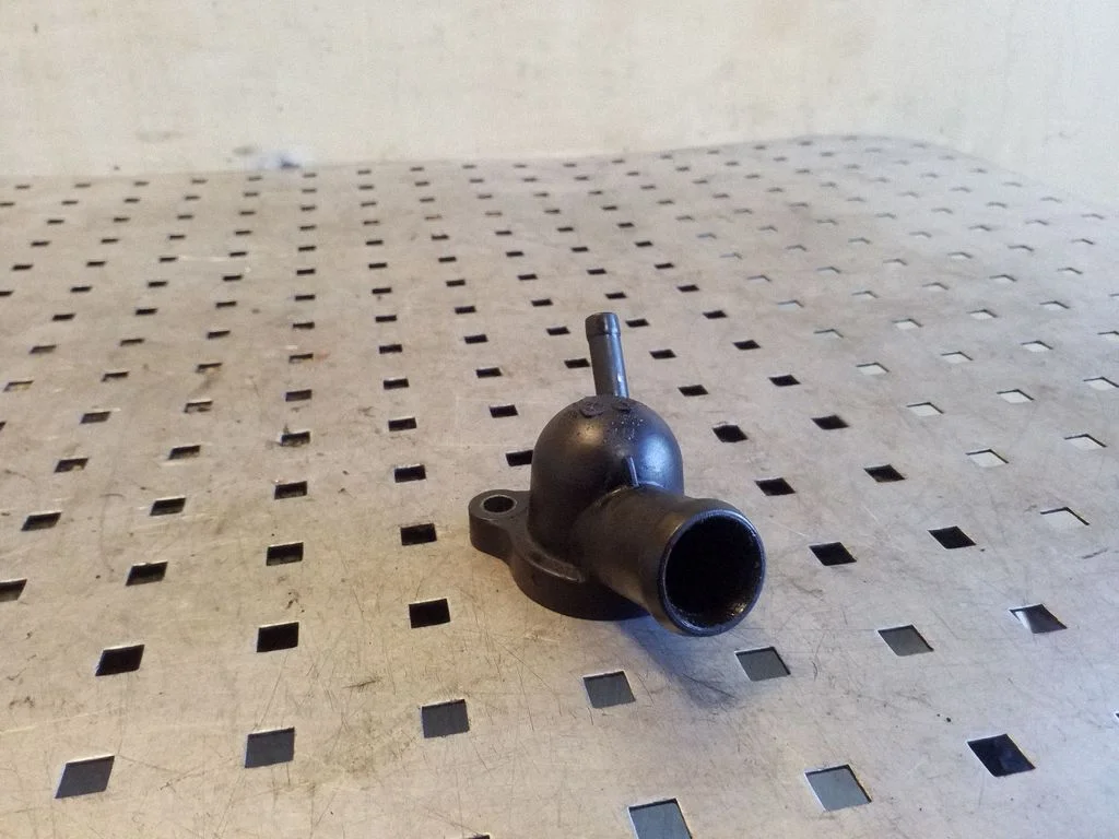 Engine coolant pipe/hose 04L121131AA