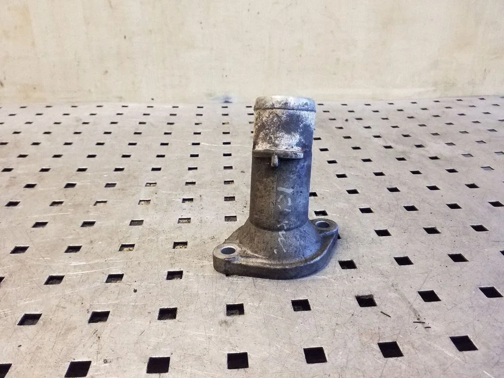 Engine coolant pipe/hose