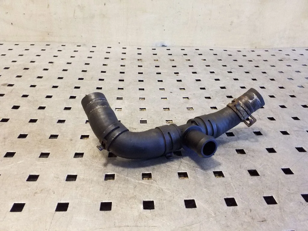 Engine coolant pipe/hose 922217