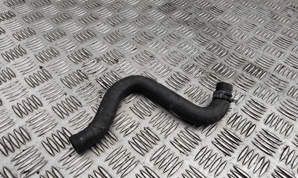 Engine coolant pipe/hose