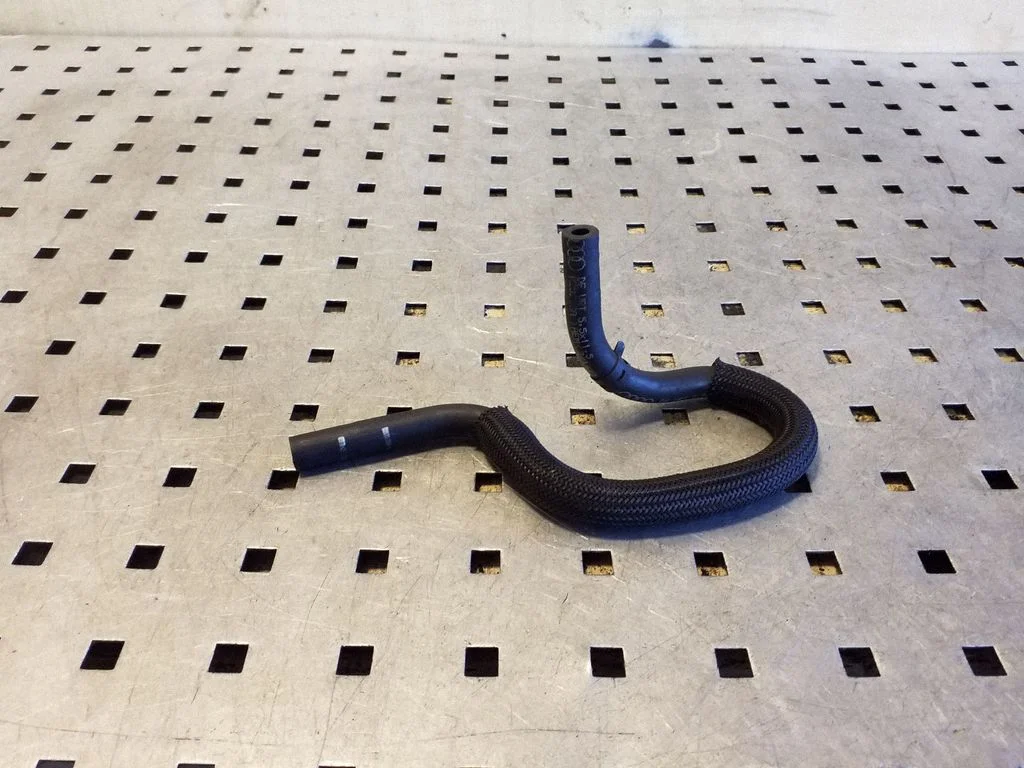 Engine coolant pipe/hose