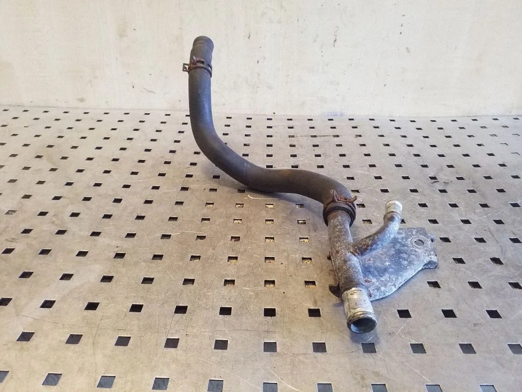 Engine coolant pipe/hose