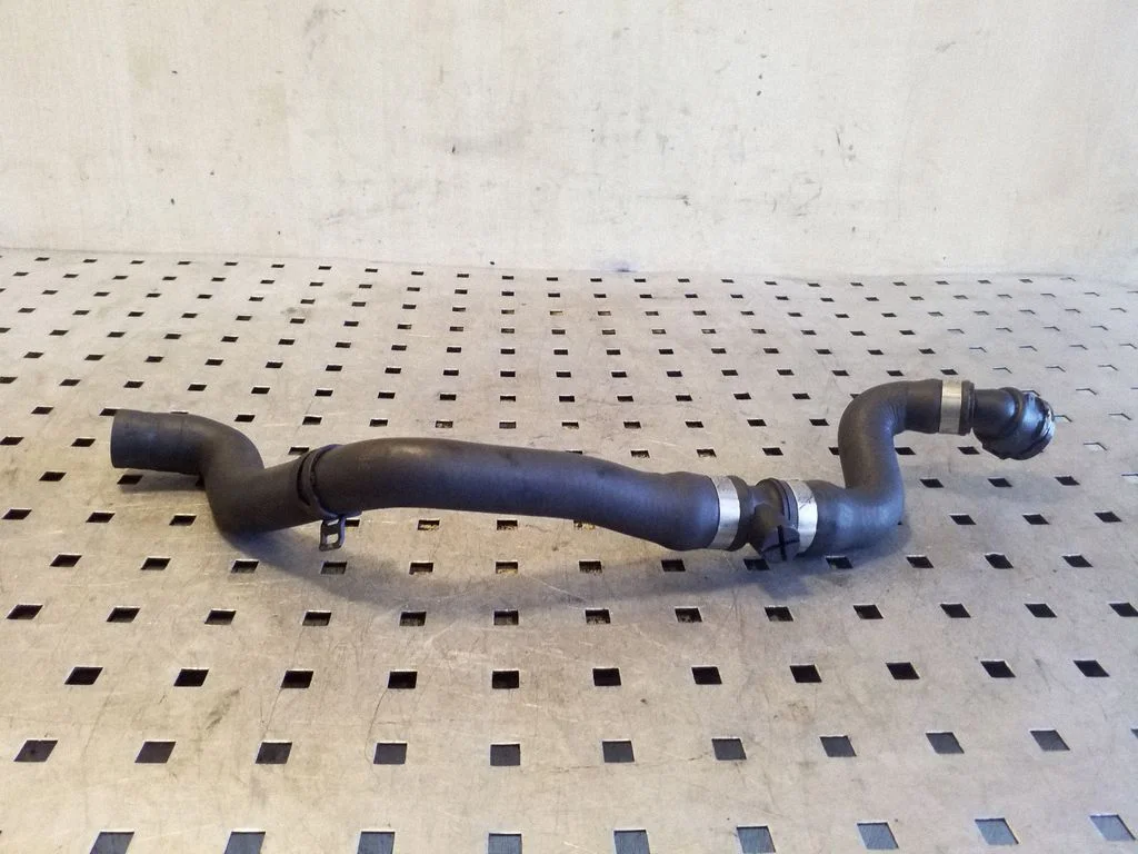 Engine coolant pipe/hose 64213400409