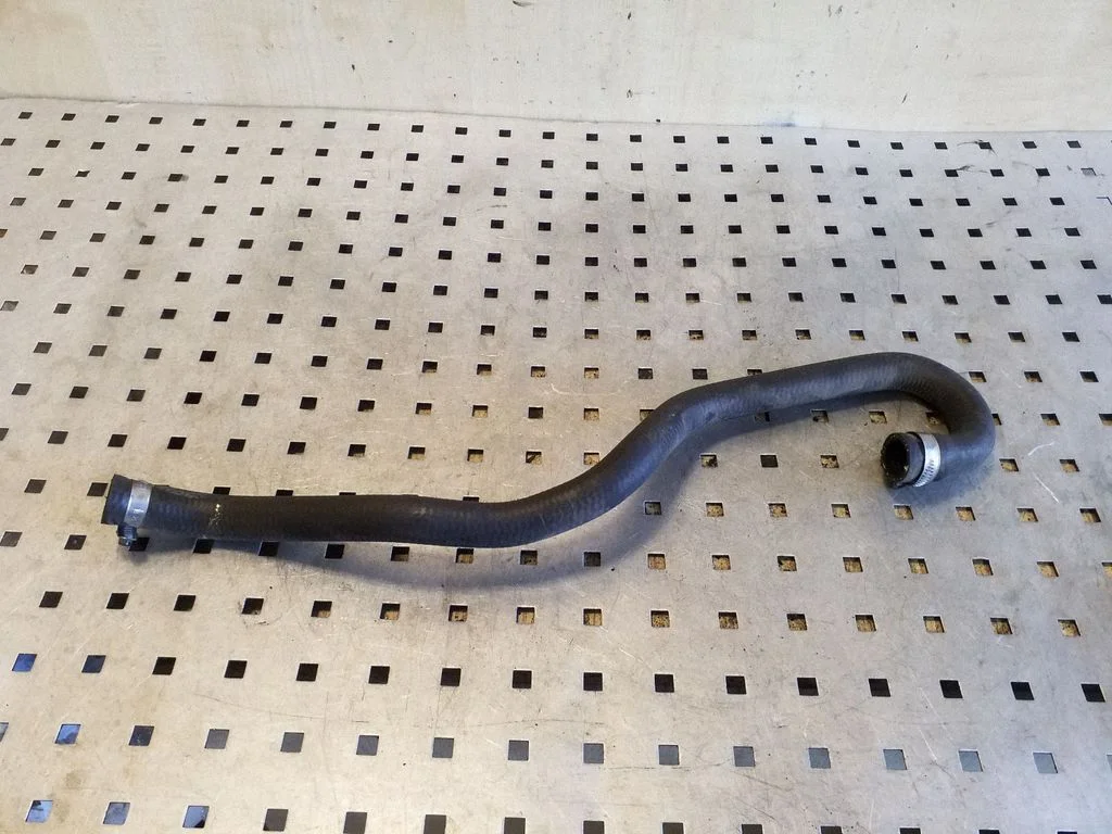 Engine coolant pipe/hose 8409064