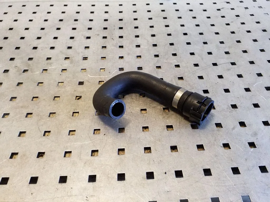 Engine coolant pipe/hose 11237113883