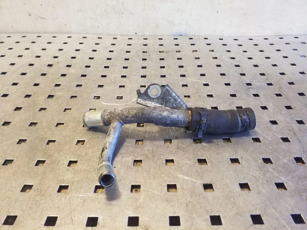 Engine coolant pipe/hose