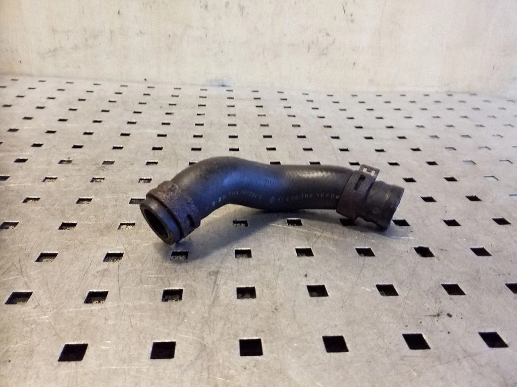 Engine coolant pipe/hose 07925TNS