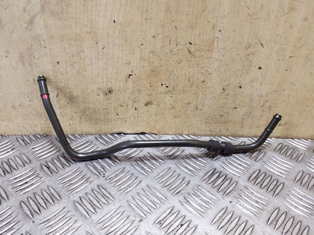 Engine coolant pipe/hose