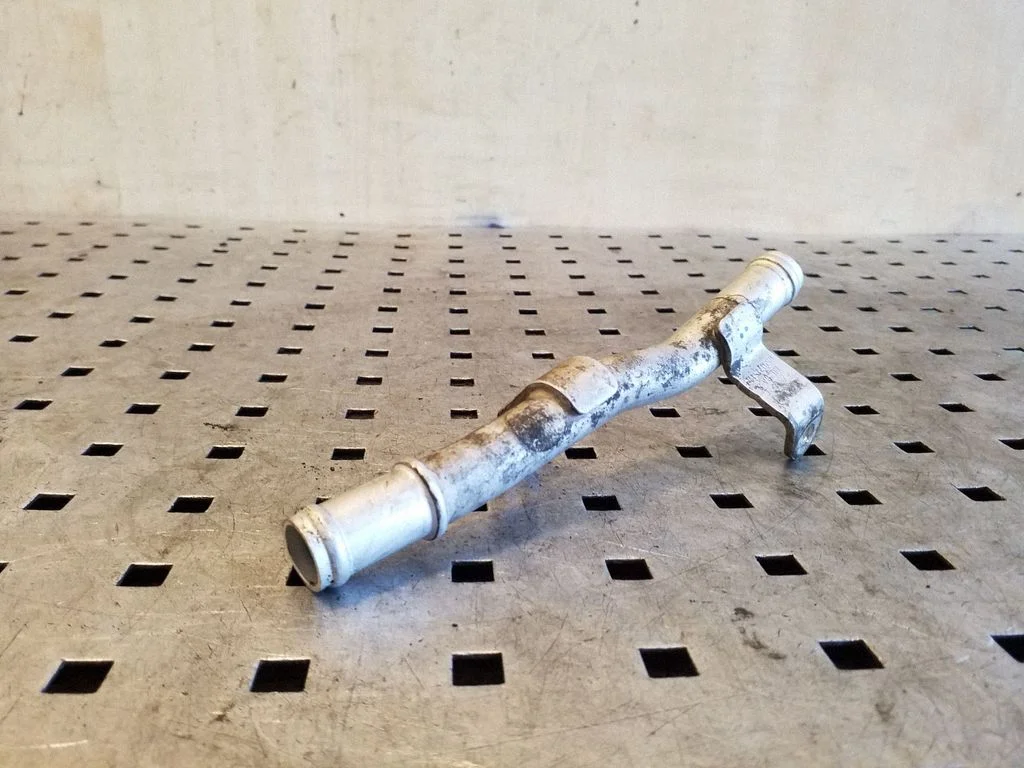 Engine coolant pipe/hose 059121512H
