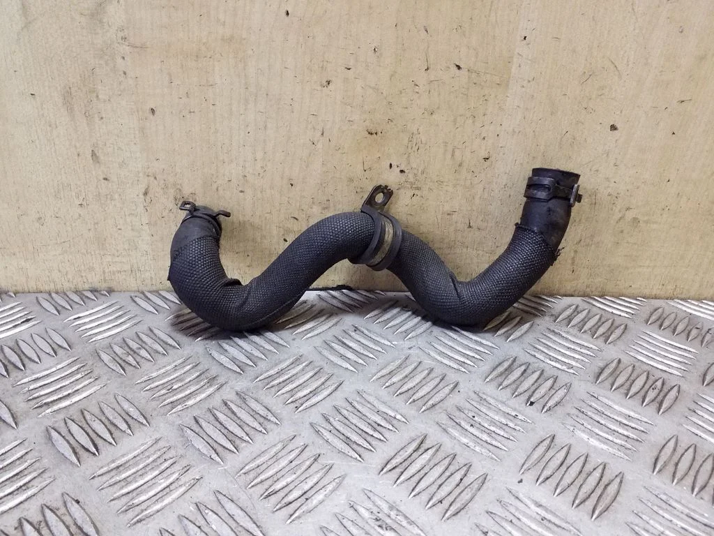Engine coolant pipe/hose