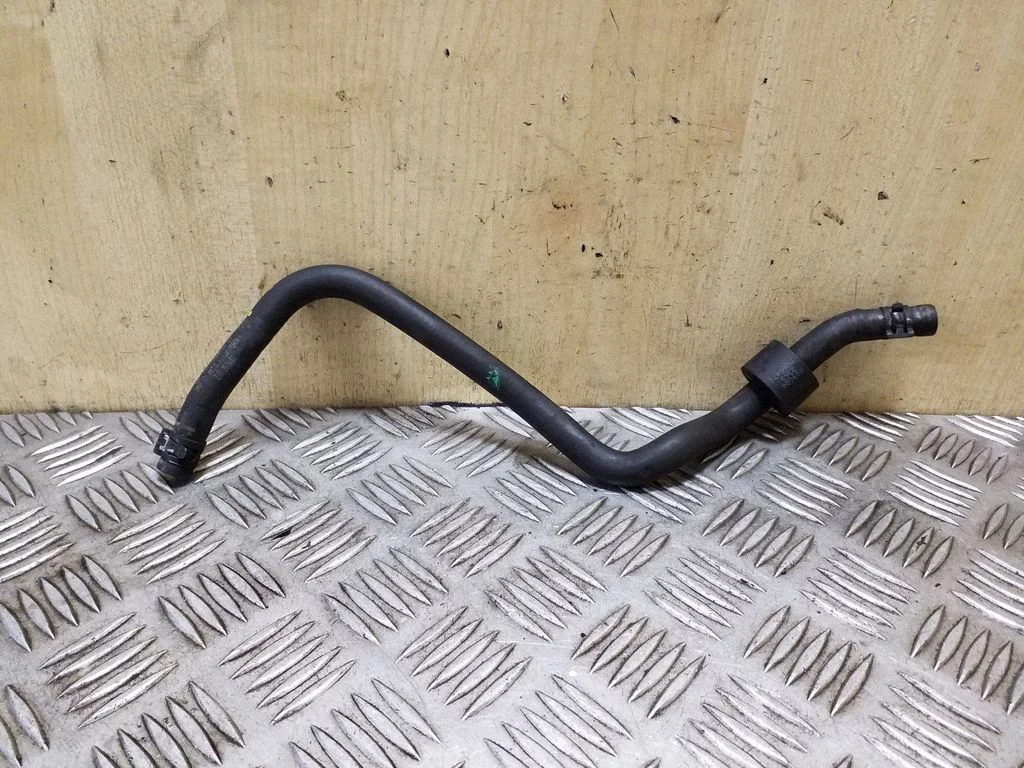 Engine coolant pipe/hose 5N0121447C