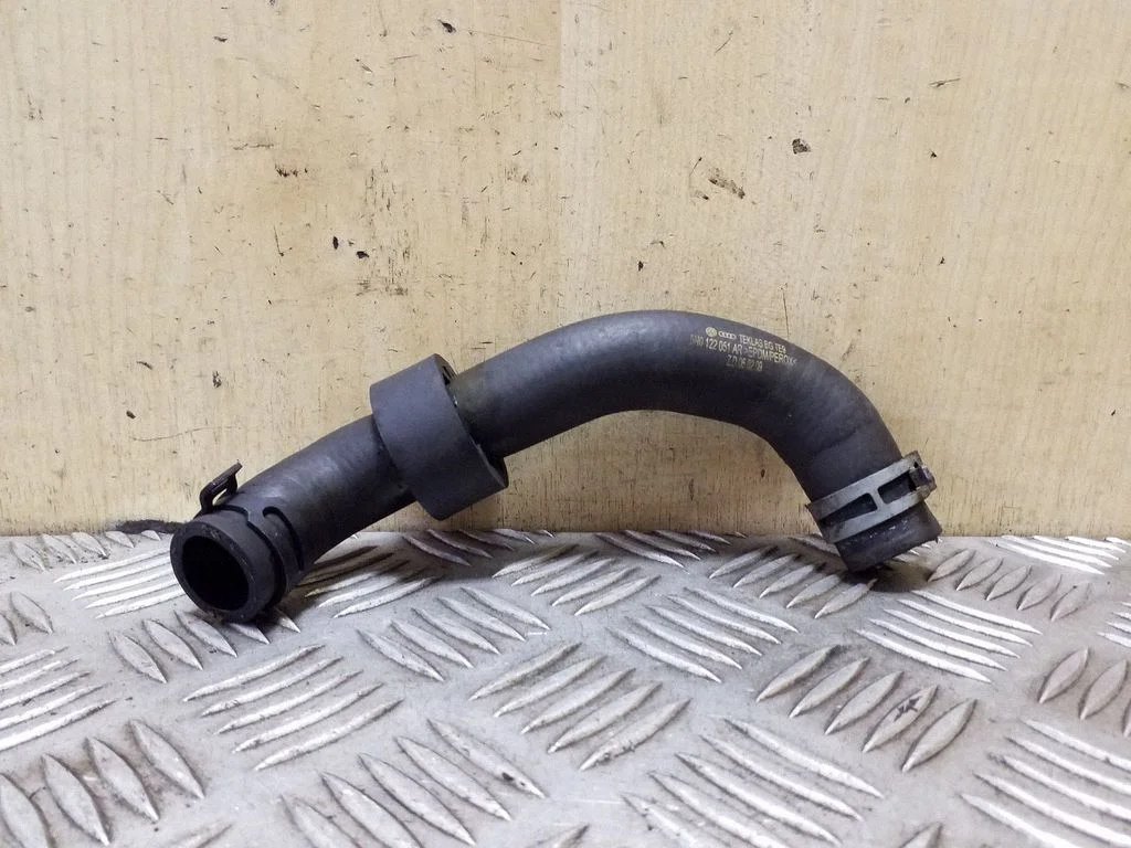 Engine coolant pipe/hose 5N0122051AR