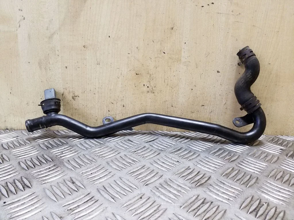 Engine coolant pipe/hose 5N0121065