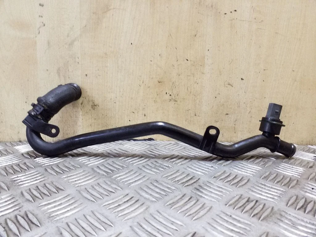 Engine coolant pipe/hose 5N0121065