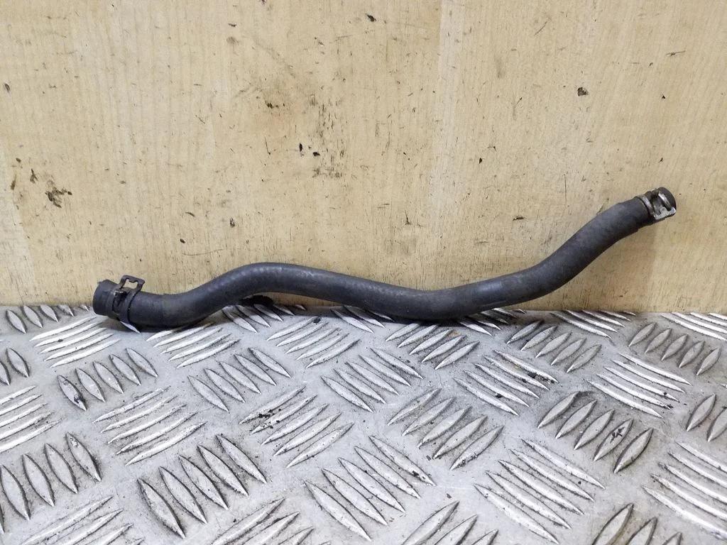 Engine coolant pipe/hose