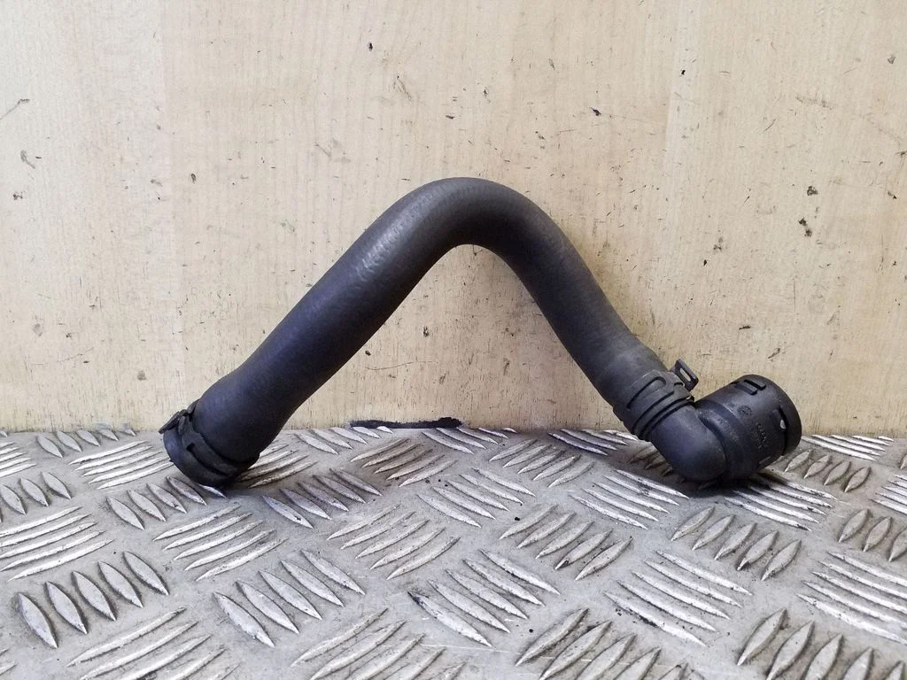 Engine coolant pipe/hose 3AA122073A
